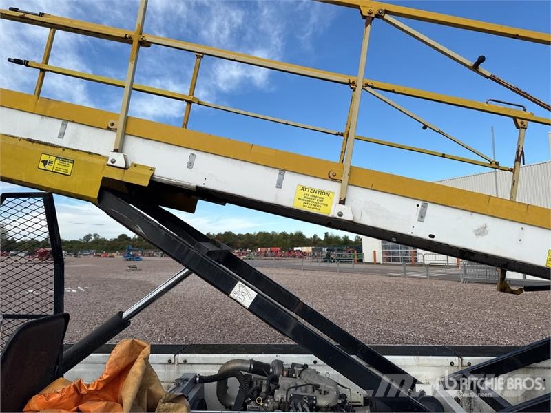  Tug T660 Tapis A Bagages Autotractes Belt Loader L Lantbruk - Övrigt