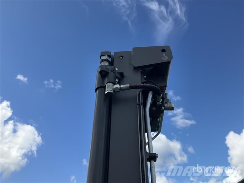 Unicarierres X/160SDTFVSN645 1600 kg Electric Stac Platvormiga virnastajad