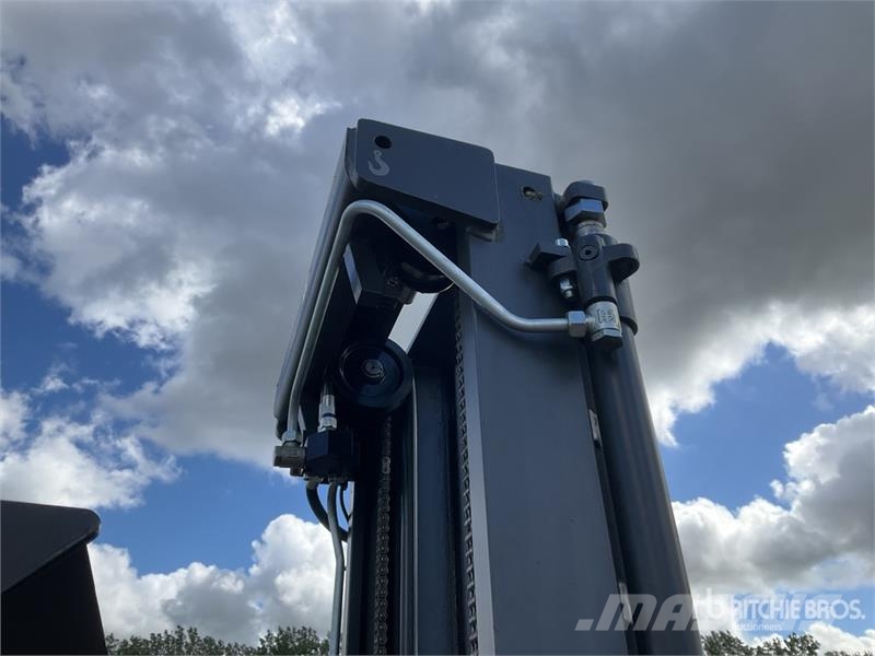 Unicarierres X/160SDTFVSN645 1600 kg Electric Stac Platvormiga virnastajad