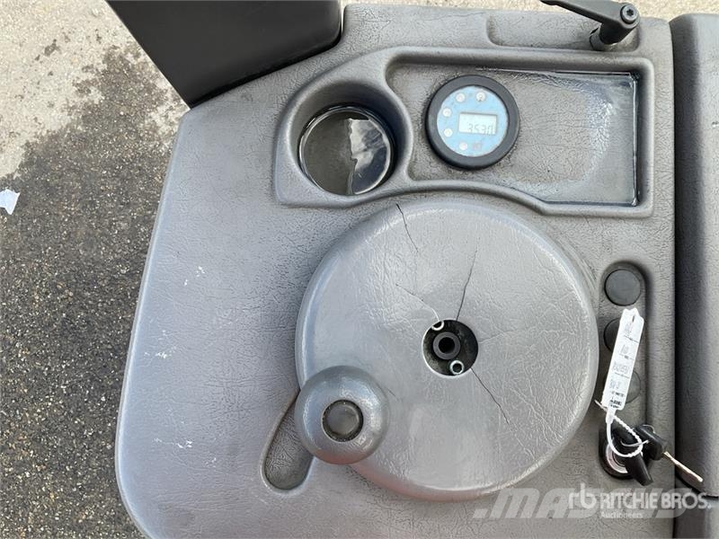 UniCarriers A/160SDTFVSN540 1600 kg Electric Stacker Samohybné vozíky