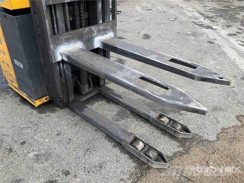 UniCarriers A/160SDTFVSN540 1600 kg Electric Stacker Samohybné vozíky