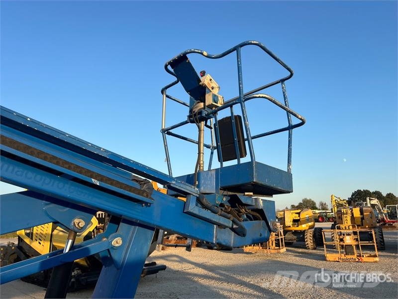 UpRight AB38 Electric Articulating Boom Lift (Inoperable) Съчленени стрелови подемници