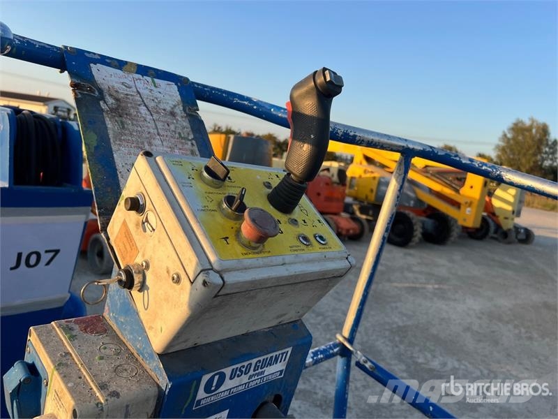 UpRight AB38 Electric Articulating Boom Lift (Inoperable) Съчленени стрелови подемници