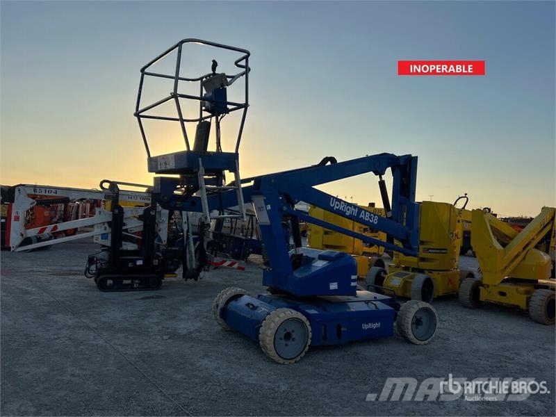 UpRight AB38 Electric Articulating Boom Lift (Inoperable) Zglobne podizne platforme