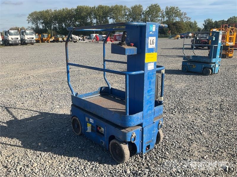 UpRight TM12 Vertikaalsed mast tõstukid