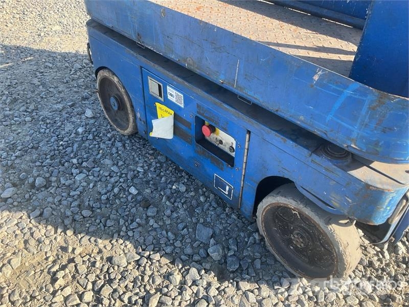 UpRight TM12 Vertikaalsed mast tõstukid