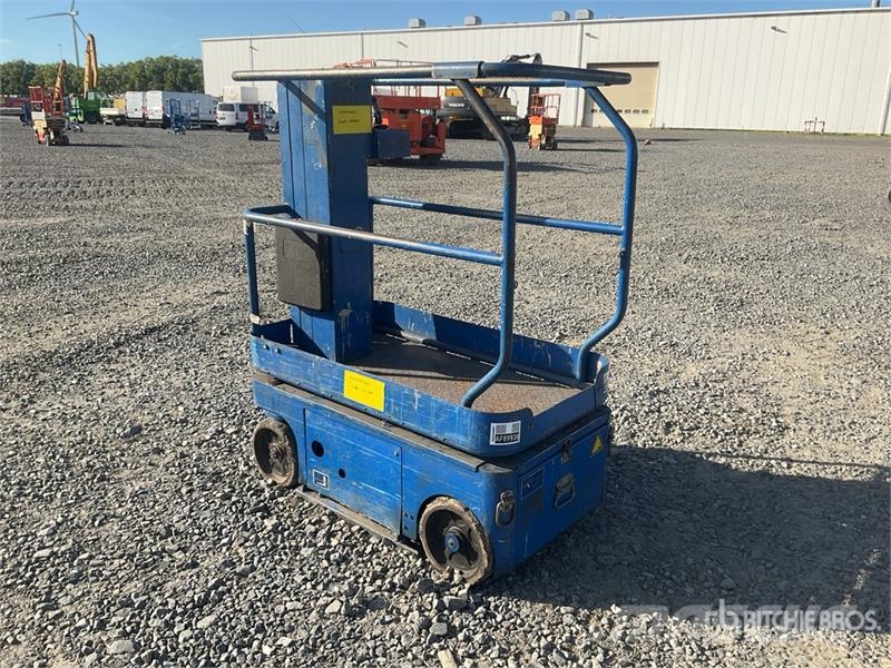 UpRight TM12 Vertikaalsed mast tõstukid