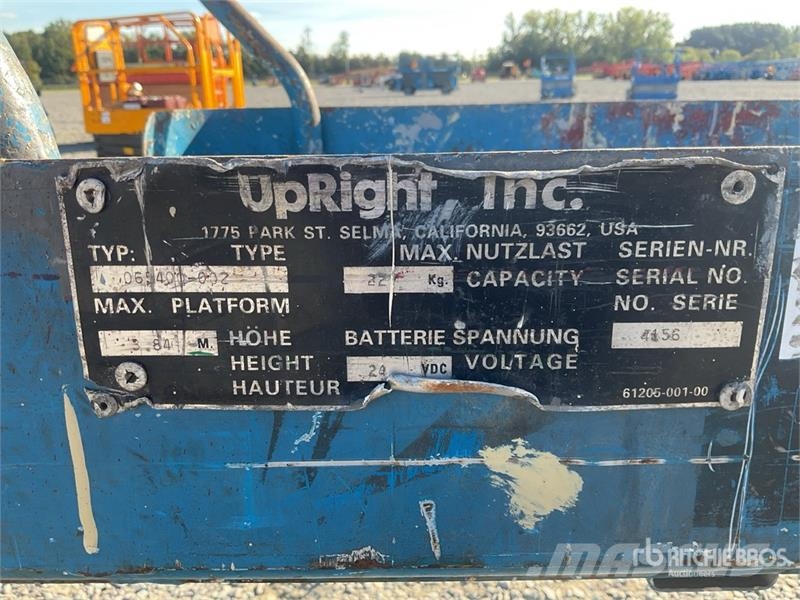 UpRight TM12 Personenliften en invalideliften