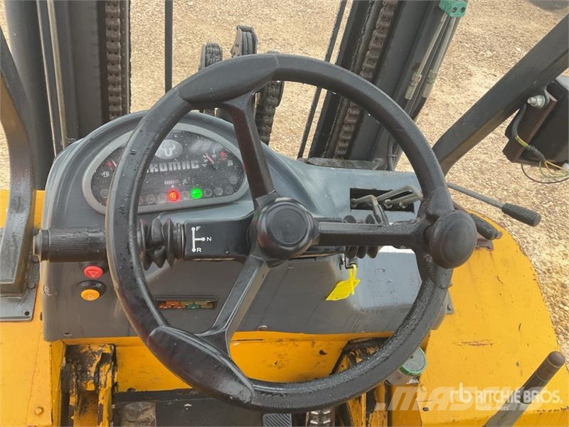 Uromac DTH 2000 DE 4x4 Rough Terrain Forklift Внедорожные погрузчики