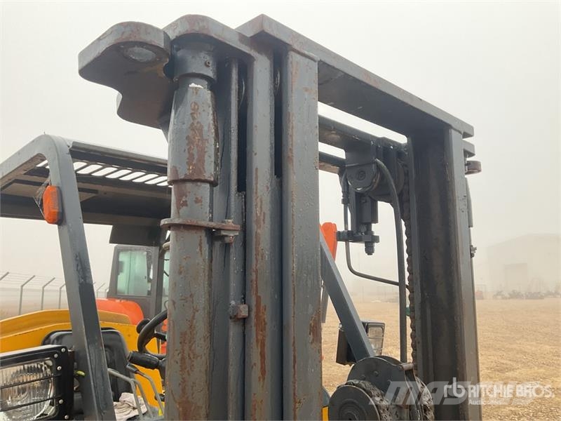 Uromac DTH 2000 DE 4x4 Rough Terrain Forklift Внедорожные погрузчики