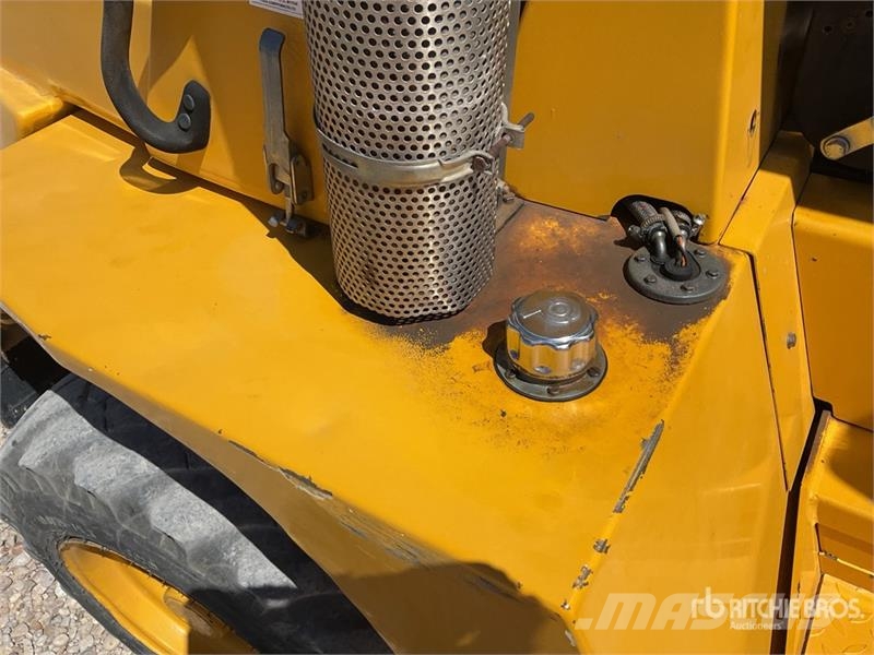 Uromac DTH 2000 DE Rough Terrain Forklift شاحنات الطرق الوعرة