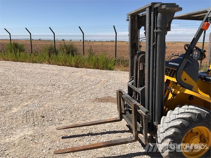 Uromac DTH 2000 DE Rough Terrain Forklift شاحنات الطرق الوعرة