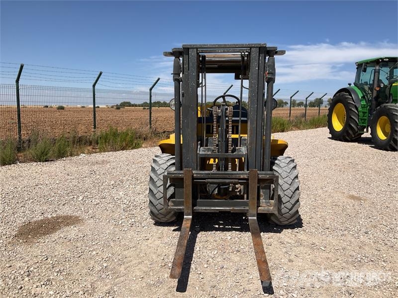 Uromac DTH 2000 DE Rough Terrain Forklift شاحنات الطرق الوعرة