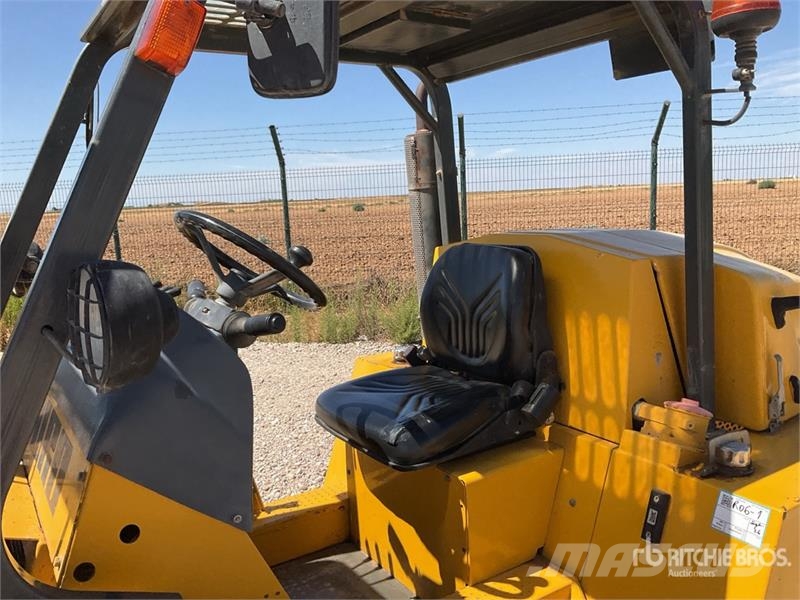 Uromac DTH 2000 DE Rough Terrain Forklift شاحنات الطرق الوعرة