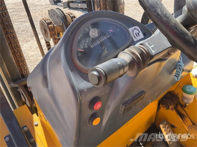 Uromac DTH 2000 DE Rough Terrain Forklift شاحنات الطرق الوعرة
