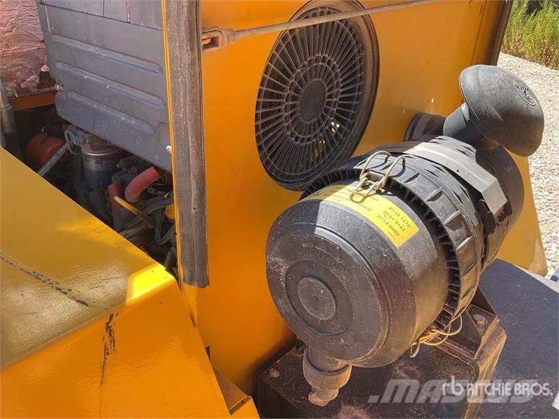 Uromac DTH 2000 DE Rough Terrain Forklift شاحنات الطرق الوعرة