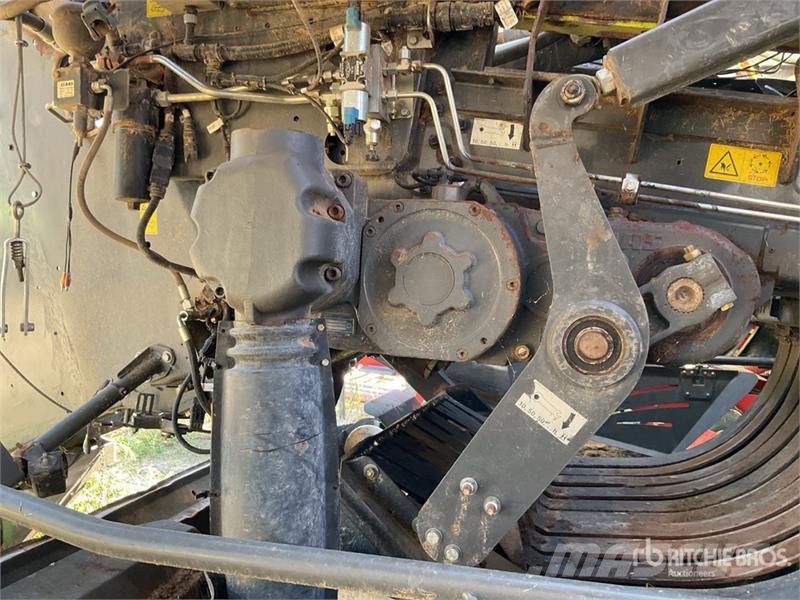 Usines Claas Quadrant 5200 T Round Baler Körbálázók