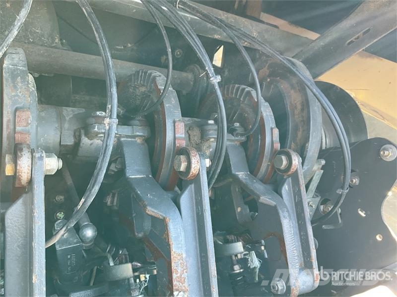 Usines Claas Quadrant 5200 T Round Baler Körbálázók