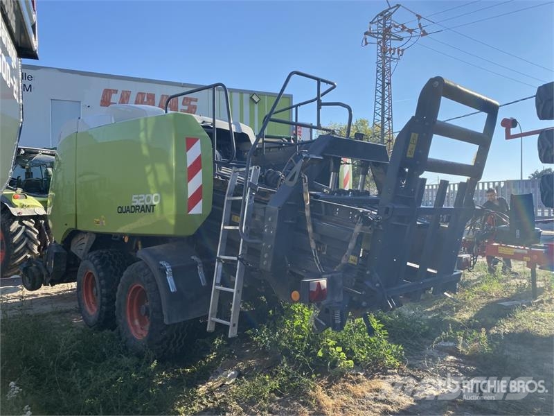  Usines Claas Quadrant 5200 T Round Baler Round balers