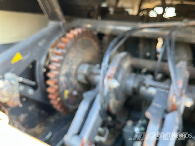Usines Claas Quadrant 5200 T Round Baler Körbálázók
