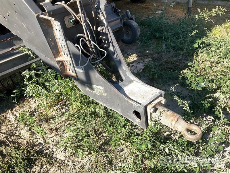 Usines Claas Quadrant 5200 T Round Baler Körbálázók