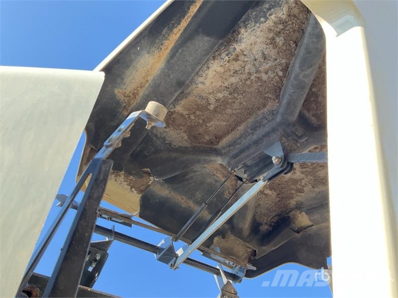 Usines Claas Quadrant 5200 T Round Baler Körbálázók