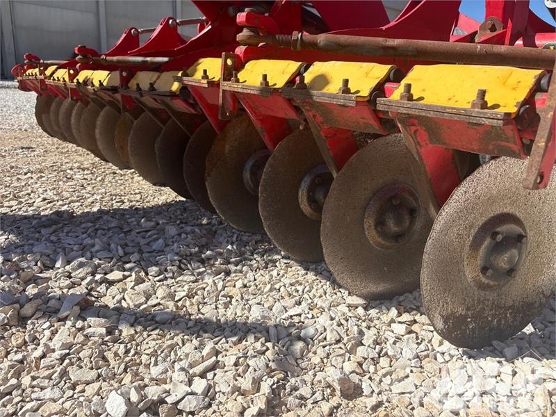 Väderstad CARRIER CR 420 4200 mm Trailed Disc Mower 芝刈り機
