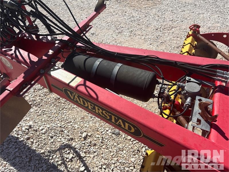 Väderstad CARRIER CR 420 4200 mm Trailed Disc Mower 芝刈り機