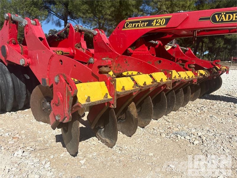 Väderstad CARRIER CR 420 4200 mm Trailed Disc Mower 芝刈り機