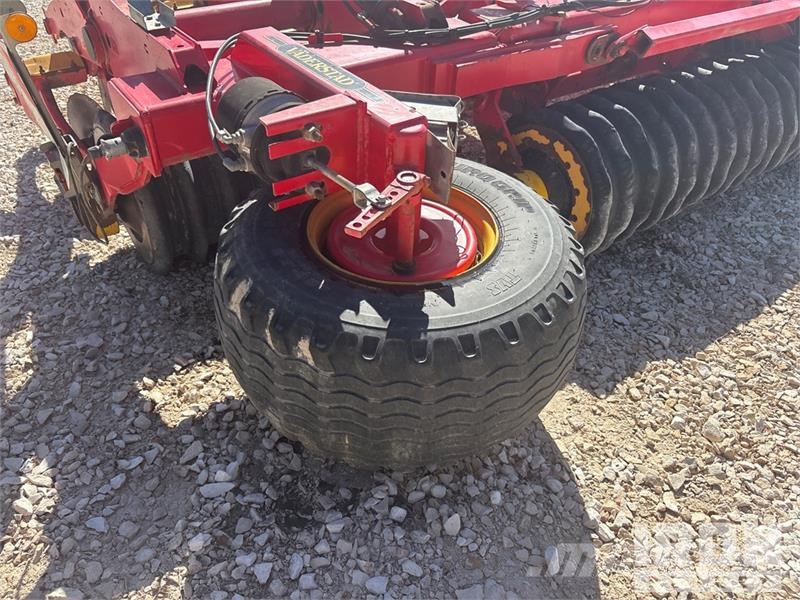 Väderstad CARRIER CR 420 4200 mm Trailed Disc Mower 芝刈り機