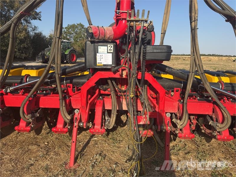 Väderstad Tempo TPV 12 Sette- og Plantemaskiner