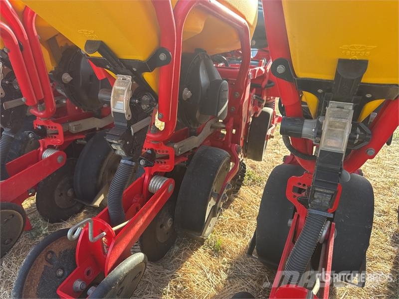 Väderstad Tempo TPV 12 Sette- og Plantemaskiner