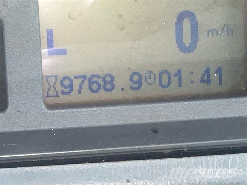 Valtra A93H 4WD Tractor الجرارات