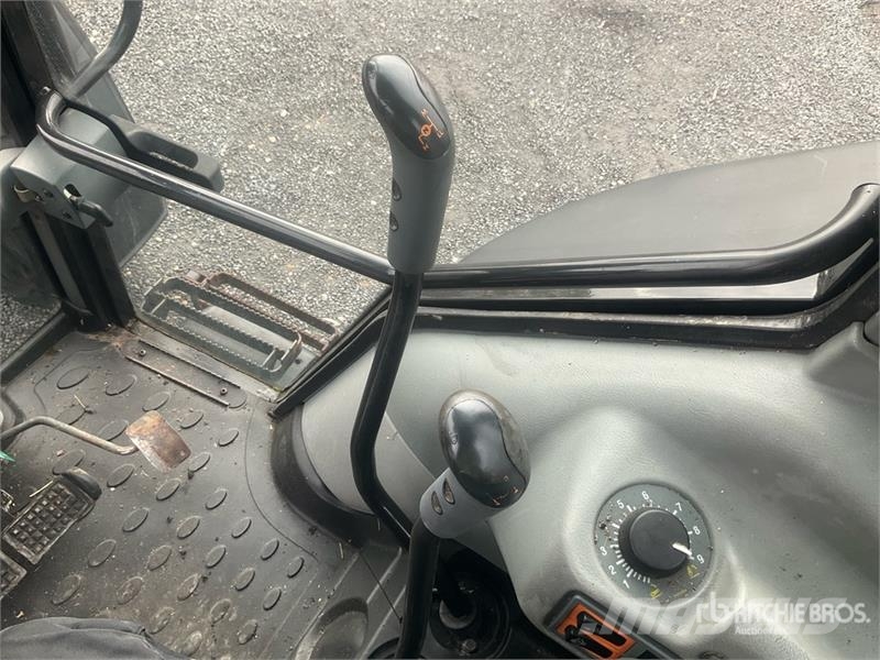 Valtra A93H 4WD Tractor الجرارات