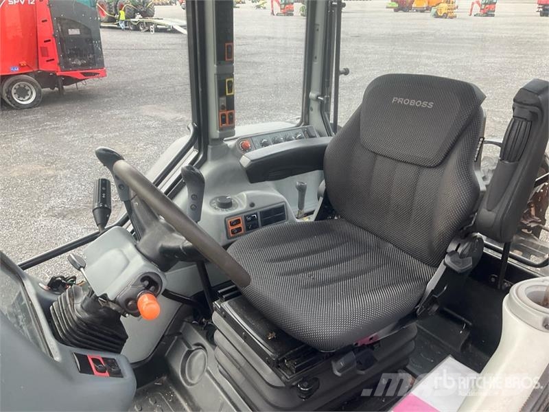 Valtra A93H 4WD Tractor الجرارات