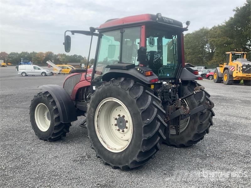 Valtra A93H 4WD Tractor Трактори