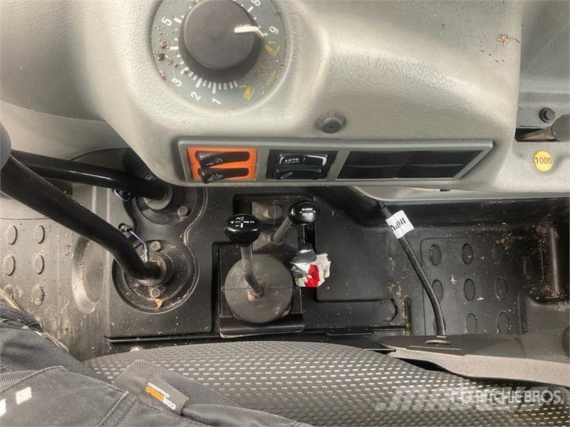 Valtra A93H 4WD Tractor الجرارات