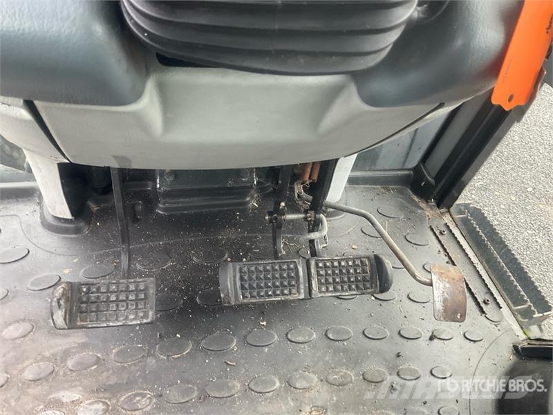 Valtra A93H 4WD Tractor الجرارات