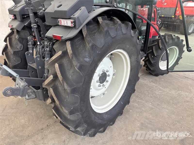 Valtra F105 4WD Tractor (Unused) Traktörler