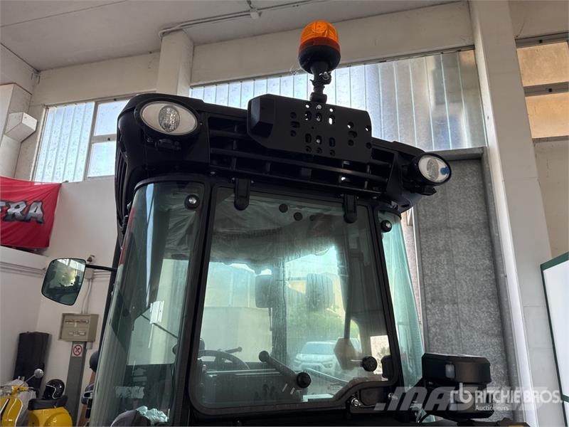 Valtra F105 4WD Tractor (Unused) Traktörler