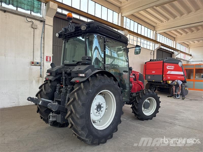 Valtra F105 4WD Tractor (Unused) Traktörler