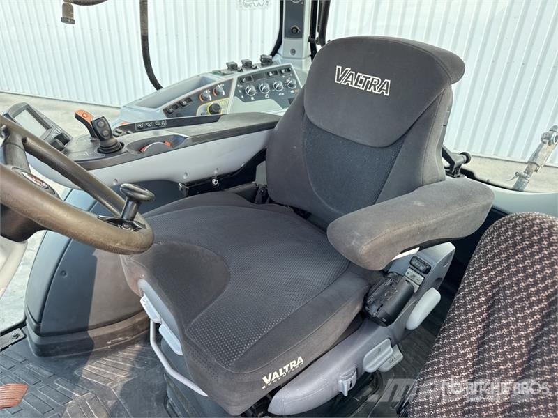 Valtra N174 Direct 4x4 Tracteur Agricole 4WD Tractor トラクター