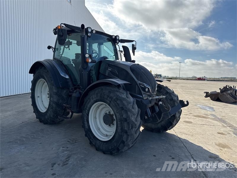 Valtra N174 Direct 4x4 Tracteur Agricole 4WD Tractor トラクター