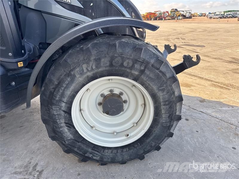 Valtra N174 Direct 4x4 Tracteur Agricole 4WD Tractor トラクター