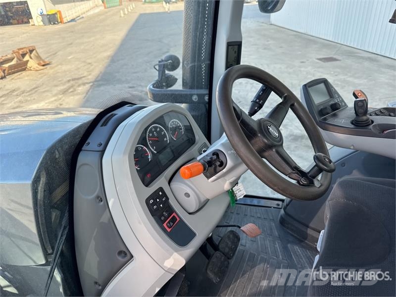 Valtra N174 Direct 4x4 Tracteur Agricole 4WD Tractor トラクター