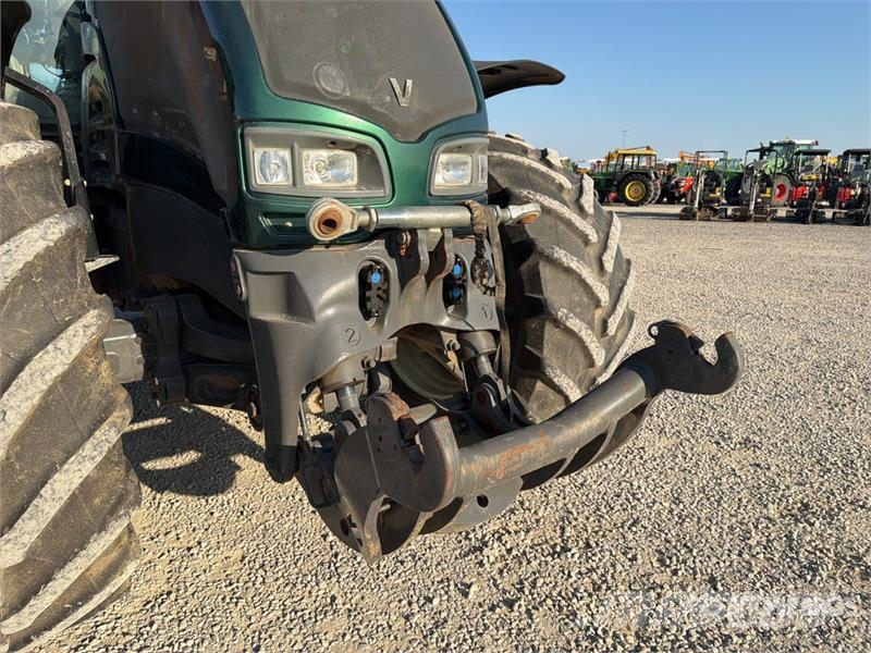 Valtra S353 4WD Tractor Трактори