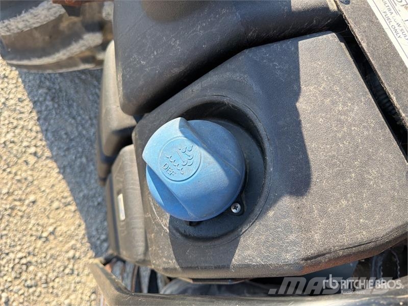 Valtra S353 4WD Tractor Трактори