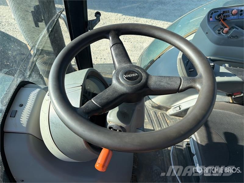 Valtra S353 4WD Tractor Трактори