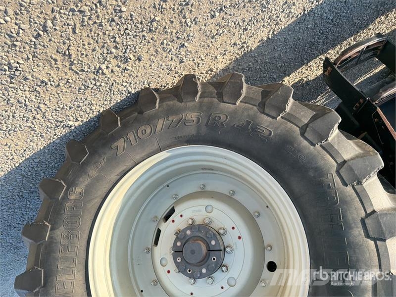 Valtra S353 4WD Tractor Трактори