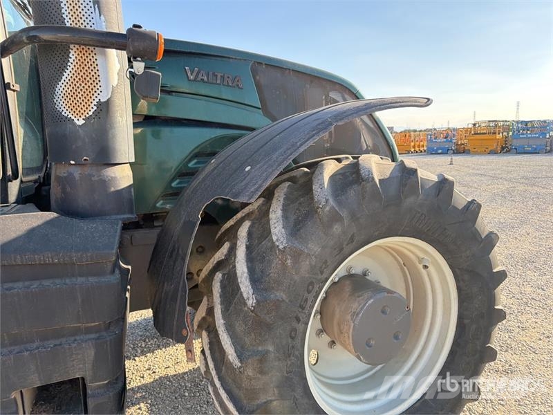 Valtra S353 4WD Tractor Трактори